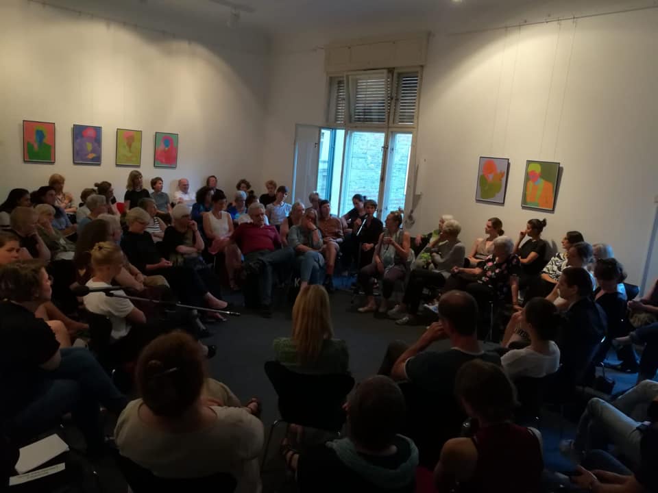 Blick in die Runde im Literaturhaus